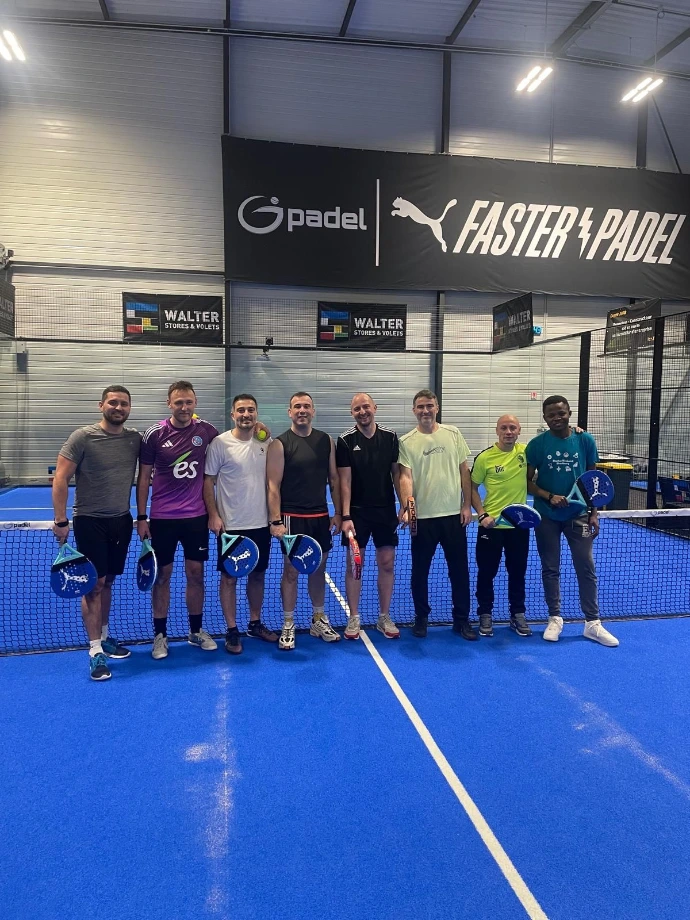 Groupe d'adhérents au G Padel